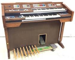 Sold at Auction: Baldwin Fanfare Deluxe Electric Organ