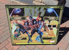 KISS Backglass – classicplayfields.com