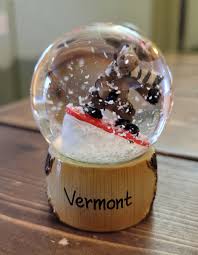 Moose Snow Globe – Green Mountain Dry Goods