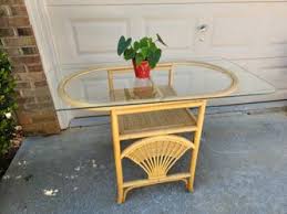 Vintage Rattan Shell Detail Honeymoon Table and Chairs for Sale in Kennesaw, GA - OfferUp