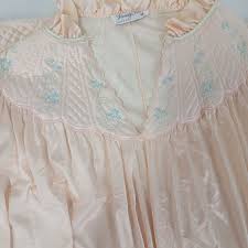 Vanity Fair Long Gown Nightgown Lingerie Size Medium M ...