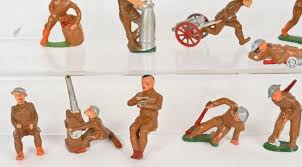 Sold at Auction: 20- BARCLAY & MORE LEAD SOLDIERS