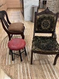 Help me! I know this is Theodore Alexander, I have the item ...