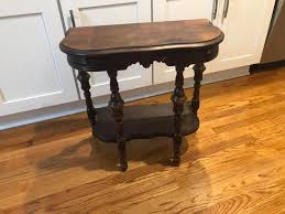 What is the purpose of the 2 drawers on this item?