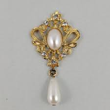 Antique, vintage, designer costume jewelry, fine precious Jewellery.