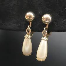 Sarah Coventry Faux Pearl Earrings Clip on Earrings Gold ...