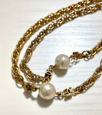 Vintage CHANEL long necklace with faux pearl and mini CC ...