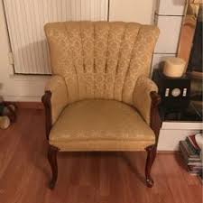 Vintage Corner Chair- In Good Condition for Sale in Las Vegas, NV - OfferUp