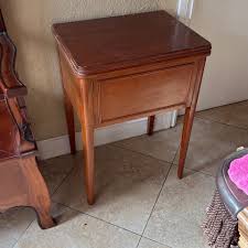 Antique Sewing Machine. Very Unique 😍