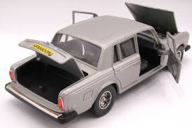 Burago 1/24 Scale Rolls-Royce Silver Shadow II Die Cast Made ...