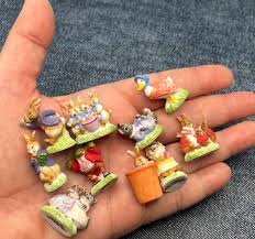 Tiny Beatrix Potter the Tail of Peter Rabbit Figurines ...