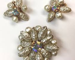 Vintage Beau Jewels Demi Parure: Faux Pearl Brooch and Clip Earrings - Etsy