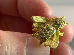 Bee Clear & Green Rhinestones Green Eyes Vintage Gold Brooch Tack Pin V-7715* | eBay