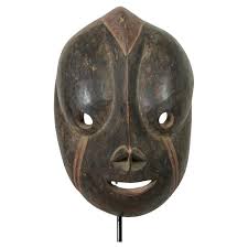 Old Bulu Cameroon Singe Mask Large For Sale at 1stDibs