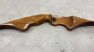 Lot - Vintage Ben Pearson Golden Sovereign mercury bow