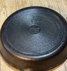 VTG Benjamin Medwin 10.5 Inch Cast Iron Skillet Double Spout Heat Ring USA GOOD | eBay