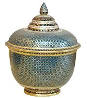 7 Inches Pha-Ya-Kru Bowl in Phi-Kul-Thong Pattern - ฿13,500.00 : Boonyarat Benjarong