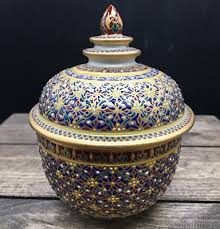 Bencharong porcelain 5” X 3.25” jar & lid handpainted raised ...