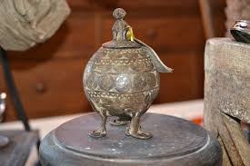Lobi Bronze Lidded Jar – Cultural Interiors