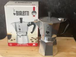 Bialetti Moka Pot Stovetop Coffee Maker - 6 Cup - Formaggio ...