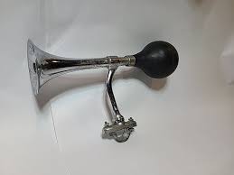 Old Yoder Super Goose Bulb Horn 1949 Chrysler Town and ...