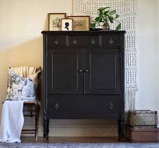 This look never gets old for me! A beautiful black (London ...