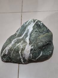 Can anyone identify this beautiful green rock? : r/whatsthisrock