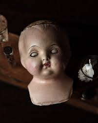 š„¹ Mildly terrifying antique doll heads make the perfect decor, am I wrong?⨠ā ā ā ā ā ā ā ā ā ā ā ā ā£ā£ #vintagedoll #vintagedolls #antiquedoll #antiquedolls #dolls #doll #dollhead #dollheads #dollcollector #dollcollection #curio #curiocabinet ...