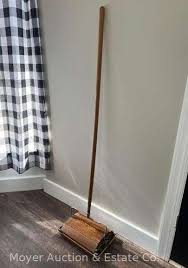 BISSELL Sturdy Sweep | Lightweight Carpet Sweeper | 2402E, Blue: Buy Online at Best Price in UAE - Amazon.ae