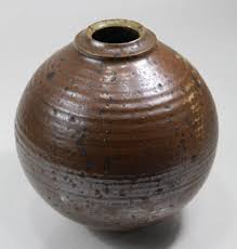 Sold at Auction: ARTIST SIGNED STUDIO ART POTTERY VASE