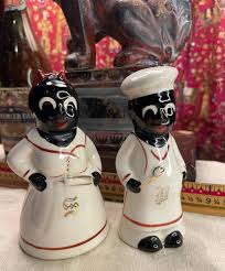 Black Americana Salt and Pepper Shaker Gold Trim | The Monty