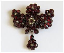 Victorian Garnet brooch, gilt silver, 19th century. For Sale at Ruby Lane
