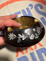 Vintage Black Laquer, Brass, Morher of Pearl Asian Ashtray ...