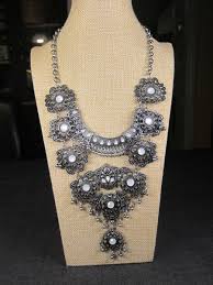 Beautiful big bold statement necklace bib silver-tone ...