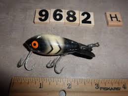 T9682 H BOMBER WOODEN ANTIQUE FISHING LURE | eBay
