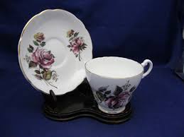 ROYAL ASCOT TEA CUP AND SAUCER - UNUSUAL PINK ROSES AND GREENISH LEAVES VINTAGE | eBay