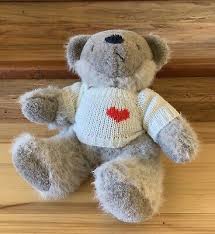 1984 Graphics International Inc. Grey Bear, White Heart ...