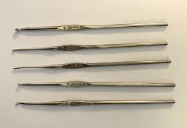 Set of 5 Antique or Vintage Steel Crochet Hooks Boye Sizes 0 ...