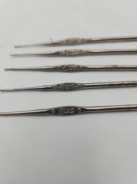 Vintage Crochet hook lot of 5 Bucilla Boye DeLux Metal 6,8,9 ...