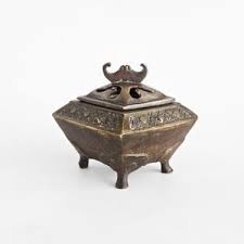 Vintage Brass Incense Box. Triangle Shape Box, Hinged Lid & Latch, Cut Out Holes, Exotic Grandmacore Mantel Decor, Boho Hippie Mantel Decor. - Etsy