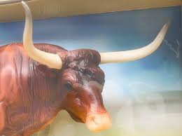 Breyer Texas Longhorn Bull – Triple Mountain Model Horses