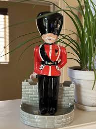 Vintage MCM Grenadier Valet by SWANK Japan Ceramic King's ...