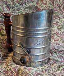 Vintage Kitchen 2 Cup Metal Tin Handheld Manual Flour Sifter ...