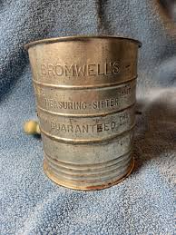 Vintage Bromwell's Measuring Flour Sifter 3 Cup with Green Handle (t) | eBay