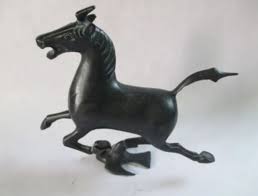 Ancient Chinese Bronze Statue The Horse Stepped The Swallow ...