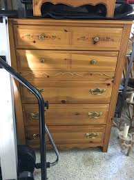 Broyhill Bedroom set w/headboard