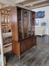 Mid-Century Modern Broyhill Emphasis Credenza with Hutch ...