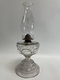 Sold at Auction: EAPG Oil Lamp "Peanut" Pattern, 9 to 18 1/2 in. with Chimney (22.9 x 47 cm.)
