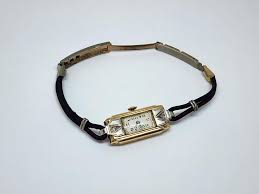 Sold at Auction: Vintage Solid 14k Gold and Diamonds Womens Watch LOT 670