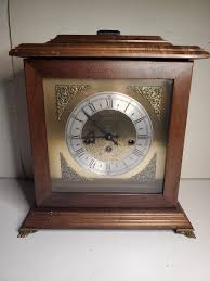 VTG BULOVA Wood Mantle Wind-Up Key Clock 340-020 West ...